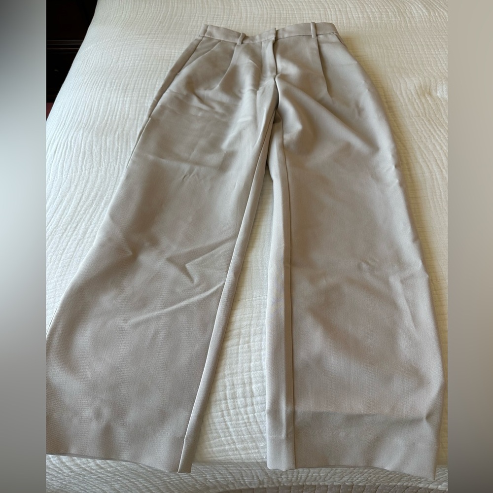 Abercrombie and Fitch Tailored Relaxed Straight Pant 27 short